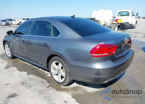 2012 Volkswagen Passat 2.5L Se z USA, uszkodzony, nr VIN 1VWBH7A33CC044187